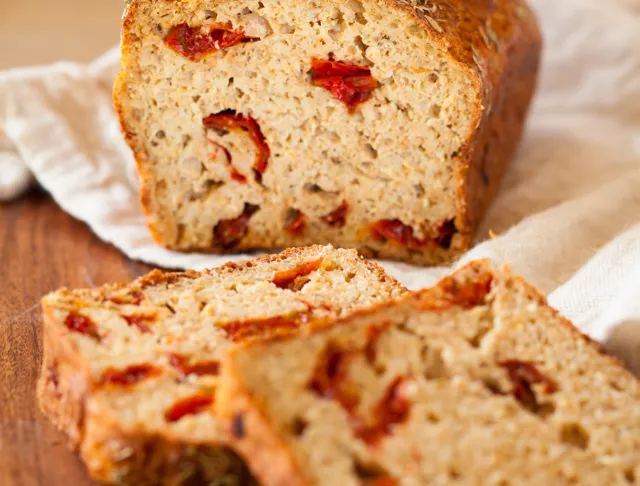 photo de Cake tomates séchées et parmesan